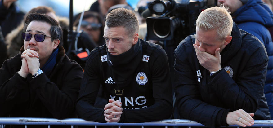 Aiyawatt Srivaddhanaprabha, Jamie Vardy and goalkeeper Kasper Schmeichel pay tribute to club chairman Vichai Srivaddhanaprabha